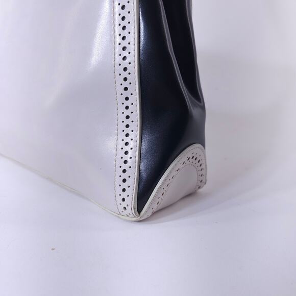 Liz Claiborne Shoulder Bag Cream Black Patent Leather Handbag Classiccore Preppy - Picture 3 of 13